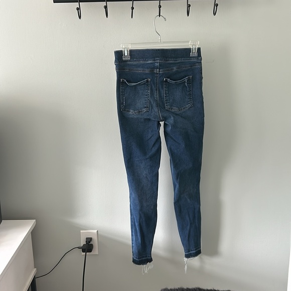 Spanx Distressed Jeans Size Small. - Picture 3 of 4